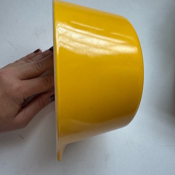 Vintage Yellow 6” Pyrex - Picture 4 of 4